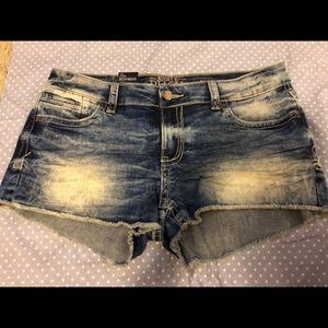 Buckle Black Boyfriend style shorts - size 30